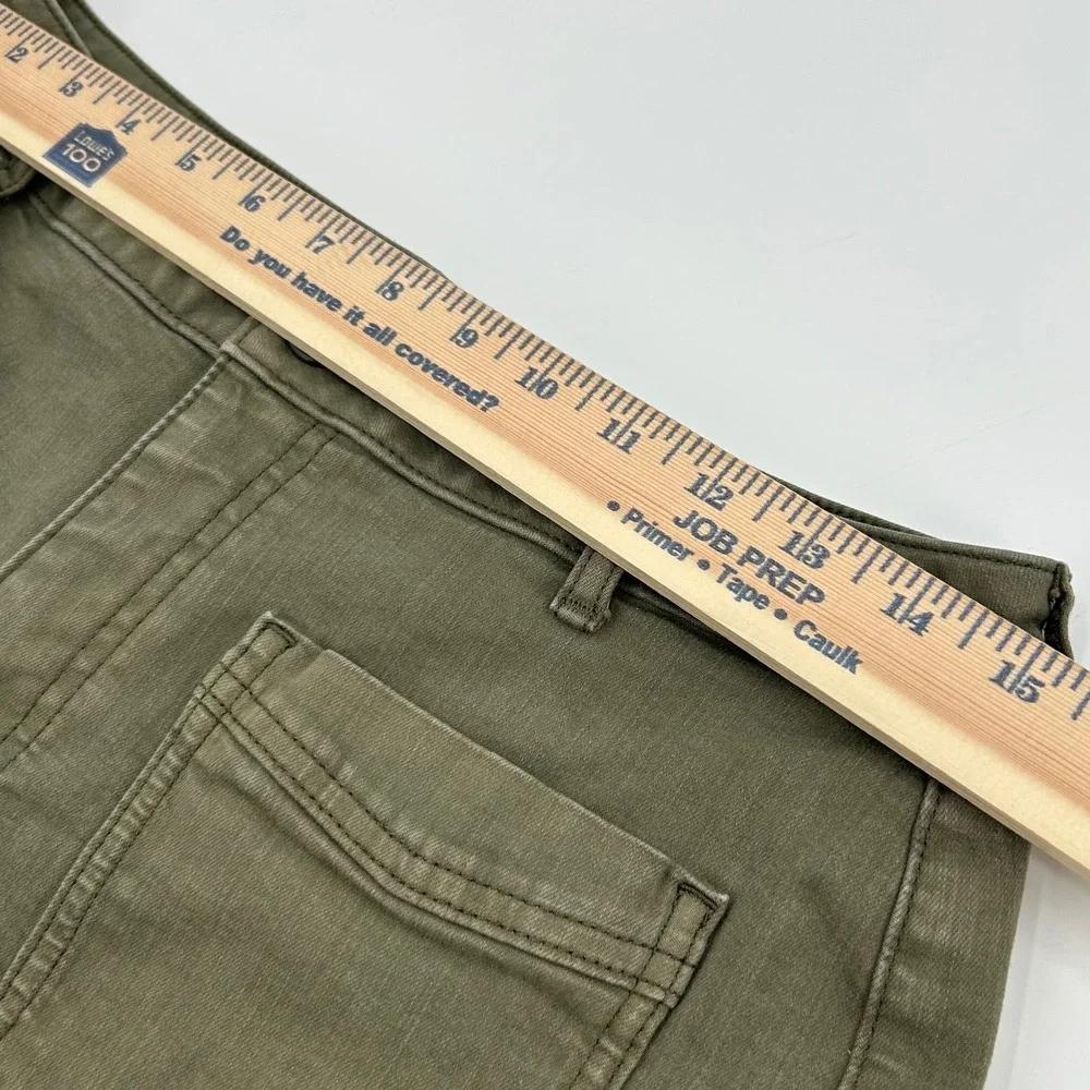 Simply Vera Vera Wang Womens Olive Green Utility Stretch Denim Shorts Size 8